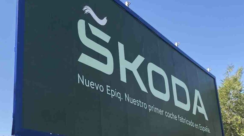 Škoda introduce la «ñ» a su logotipo para celebrar su primer coche en España Škoda introduce la «ñ» a su logotipo para celebrar su primer coche en España