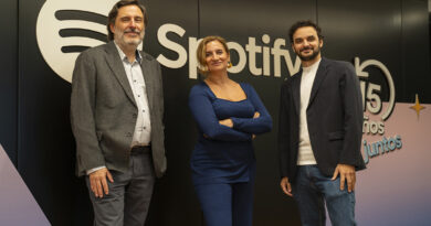 Melanie Parejo, Antonio Guisasola y Eduardo Alonso en el evento de los 15 años de Spotify