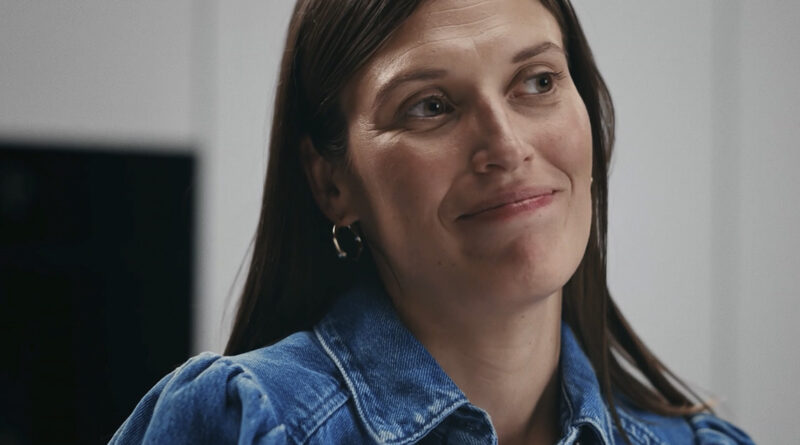 La campaña se articula a través de tres historias reales situadas en México, Portugal y España