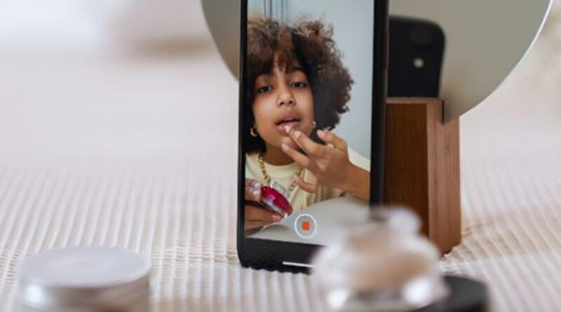 Para las marcas Beauty, entender este cambio de paradigma —del “me gusta” a “lo necesito”— marca la diferencia entre tener visitas y tener clientes