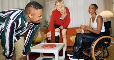 Zalando lanza la primera colección de Moda Adaptativa para personas con discapacidad