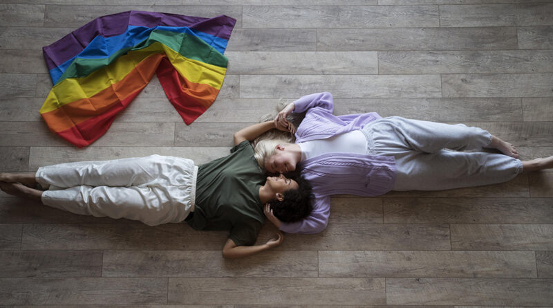El 81% de los españoles cree que las personas lesbianas, gays y bisexuales necesitan protección contra la discriminación en el empleo, la educación y la vivienda
