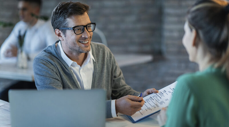 Los usuarios reclaman más humanos y menos chatbots en sus bancos Los usuarios reclaman más humanos y menos chatbots en sus bancos