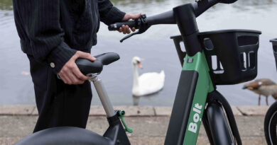Bolt subraya que el nuevo modelo integra una tecnología de geolocalización avanzada orientada a asegurar un estacionamiento correcto