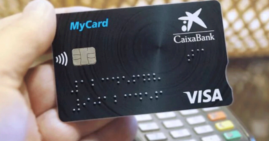 CaixaBank lanza la primera tarjeta Visa con código Braille