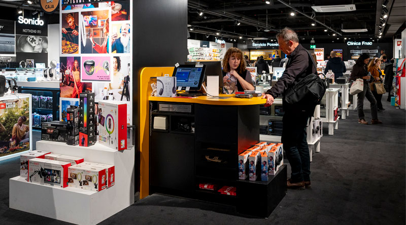 Las cajas están dispersas en toda la planta.