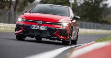 El nuevo Golf GTI Edition 50 ofrece dinámica de conducción de primer nivel incluso en circuito, gracias al chasis deportivo DCC