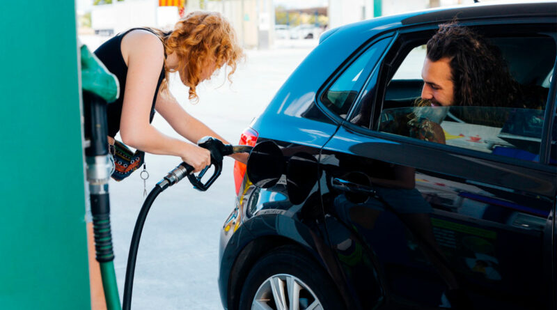 La Comisión Europea propone retirar la prohibición de los coches de combustión La Comisión Europea propone retirar la prohibición de los coches de combustión