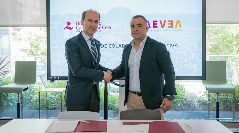 El acuerdo ha sido rubricado por el rector de la UCJC, Jaime Olmedo, y por Pedro Pablo Pérez, que firmó el convenio en representación del presidente de AEVEA