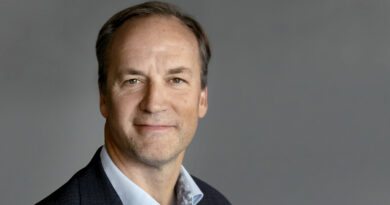 Dehoorne se incorpora procedente de la empresa danesa Vestas Wind Systems, donde ejercía como director de compras del grupo