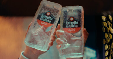 Estrella Galicia hace brindar con hielo en las Campanadas de 2026