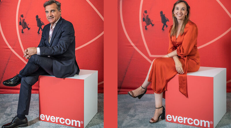 A la izqda, Alberto Santos, CEO de Evercom y a la dcha, Irene de la Casa, directora general de eventos de la agencia