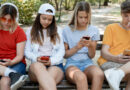 Francia, primer país europeo en prohibir las redes sociales a menores de 15 años
