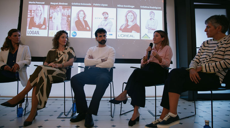 (De izq. a der.) Raquel Jiménez (McDonald's), Cristina Guisasola (P&G), Pablo López (Stellantis&You), Nilsa Santiago (L'Oréal) y Cristina Rodríguez (Leroy Merlin)