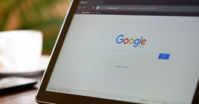 Google retira en 2023 el doble de cuentas de anunciantes por estafa