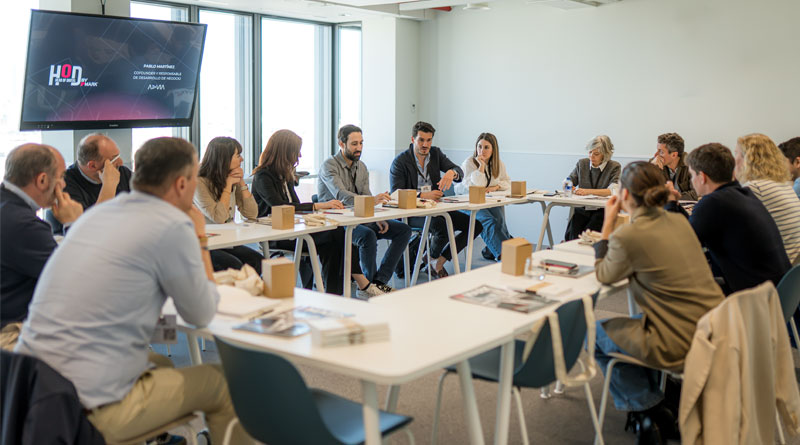 Asistentes a la Mesa 3, moderada por Pablo Martínez, cofundador y responsable de desarrollo de negocio de Advia.