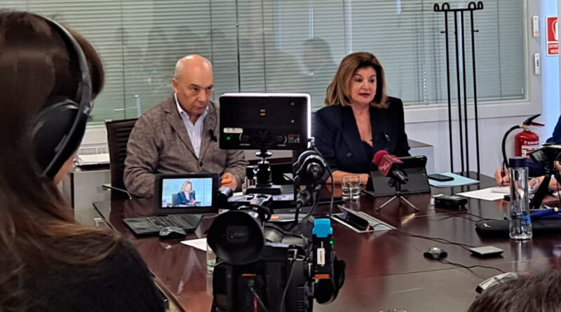 (De izq. a der.) Enrique Laucirica, secretario general de FORTA, y Carmen Amores, presidenta de FORTA.