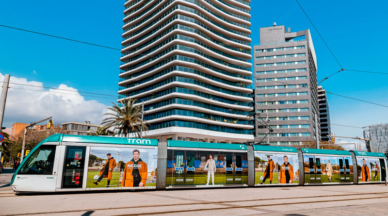 JCDecaux consigue la gestión publicitaria del tranvía y Bicing de Barcelona JCDecaux consigue la gestión publicitaria del tranvía y Bicing de Barcelona
