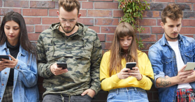 Las redes sociales son el principal canal informativo para el 70,3% de los jóvenes, por delante de la televisión (57,8%)