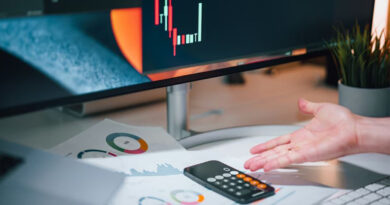 El sistema de recompensa en el cerebro está mediado principalmente por la dopamina, un neurotransmisor liberado desde áreas como la vía mesolímbica