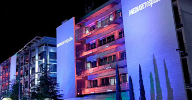 Mediaset extiende el bloqueo para avanzar contenido en televisión de pago