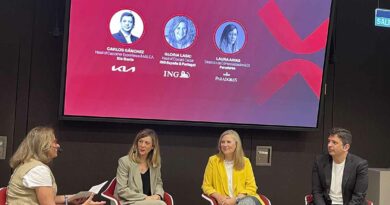 Mesa redonda formada por Paradores, Kia e ING, tres marcas que han sido exitosas en la experiencia de cliente