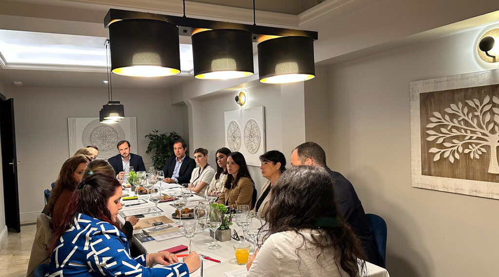 Mesa dos durante el coloquio de agencias de comunicación