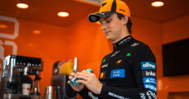 SharkNinja desarrollará colaboraciones con Lando Norris y Oscar Piastri, pilotos del equipo McLaren Mastercard de Fórmula 1, así como con el expiloto Mika Häkkinen