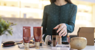 La coordinación entre packaging, promoción y logística resulta especialmente relevante en cosmética