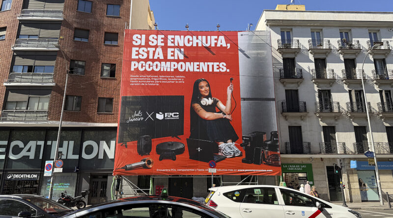 Juls Janeiro protagoniza la nueva campaña de PcComponentes Juls Janeiro protagoniza la nueva campaña de PcComponentes