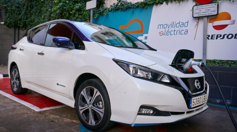 Repsol y Nissan se asocian para promover la movilidad eléctrica