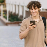 Seis de cada 10 jóvenes se fía de las recomendaciones de la IA Seis de cada 10 jóvenes se fía de las recomendaciones de la IA