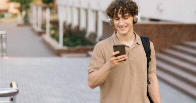 Seis de cada 10 jóvenes se fía de las recomendaciones de la IA
