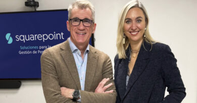 De izq a dcha, Josep Aragonés, CEO de Squarepoint y Carmen Castillo, nueva directora de marketing y comunicación