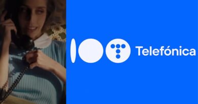 Telefónica celebra su centenario con nuevo logo y el spot 'Besos'