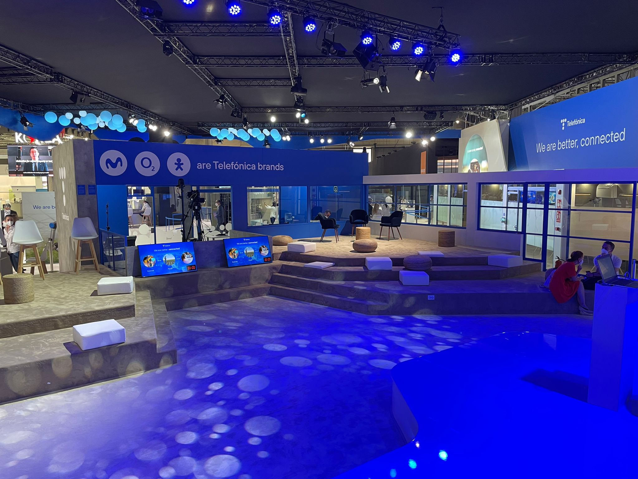 TELEFÓNICA confía en (SOMOS) Firm para el diseño y montaje de su stand ...