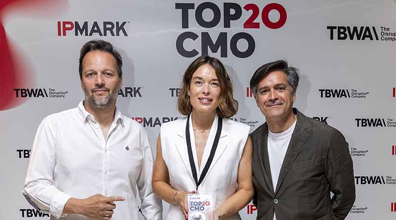 De izq a dcha, Paulo Areas (TBWA España), Marta Domínguez, 'head of marketing' de MediaMarkt España y Jesús Fuertes (TBWA España)