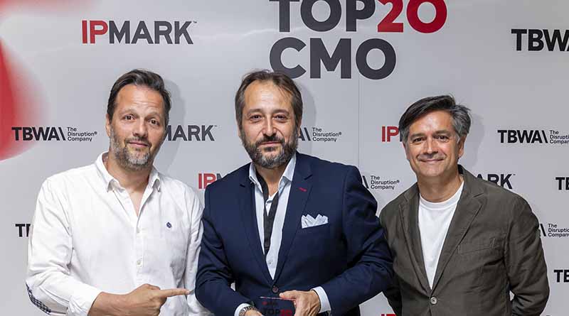 De izq a dcha, Paulo Areas (TBWA España) Alfredo Guerra, 'managing director marketing' de KIA España y Jesús Fuertes (TBWA España)