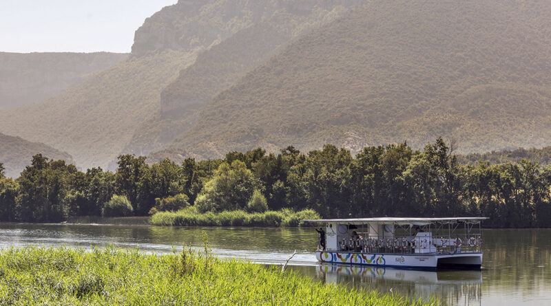Uno de los grandes reclamos del destino son los llamados “fiordos burgaleses”, un paisaje fluvial escondido en el Parque Natural Montes Obarenes–San Zadornil