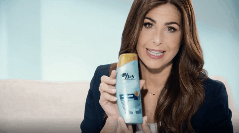 Nuria Roca, nueva embajadora de h&s DermaXPro