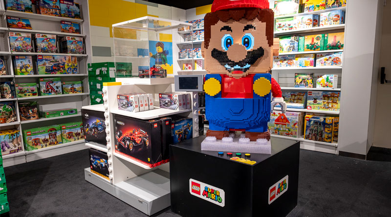 Junto al área de juegos de mesa, la zona infantil, con un espacio dedicado a Lego.